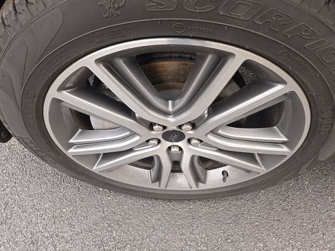 Certified 2024 Ford Edge Titanium w/ Equipment Group 301A image 9