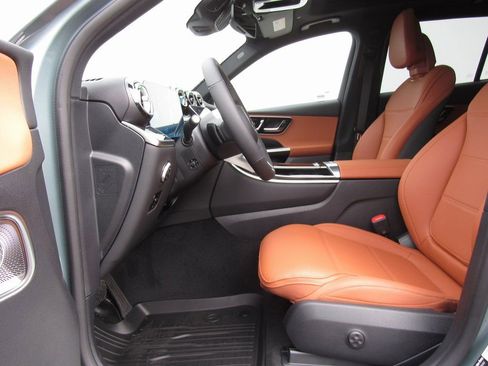 New 2026 Mercedes-Benz GLC 300 4MATIC image 9