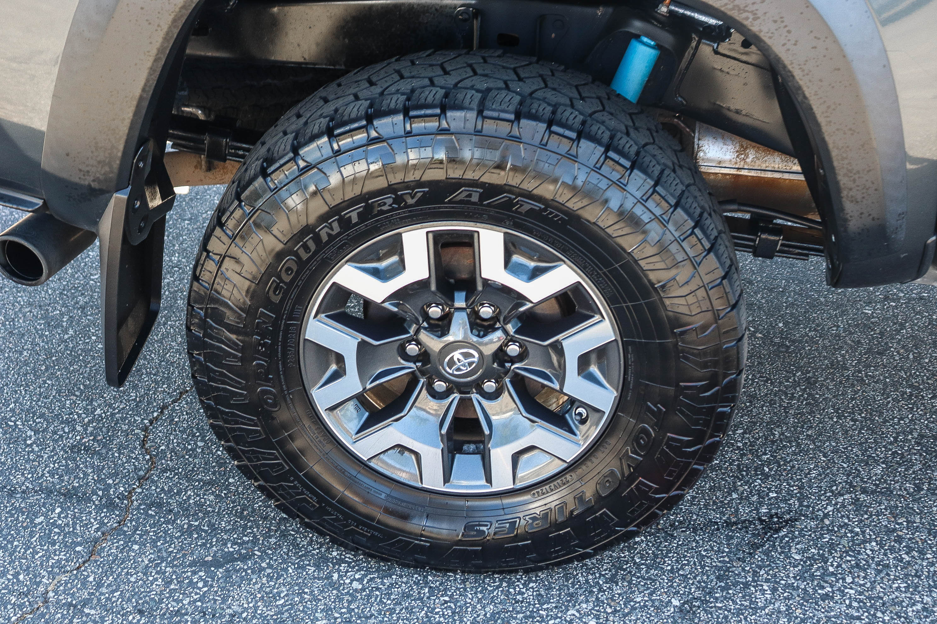 Used 2020 Toyota Tacoma TRD Off-Road w/ Technology Package AWD/4WD image 8