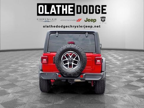 Used 2024 Jeep Wrangler Unlimited Rubicon AWD/4WD image 28