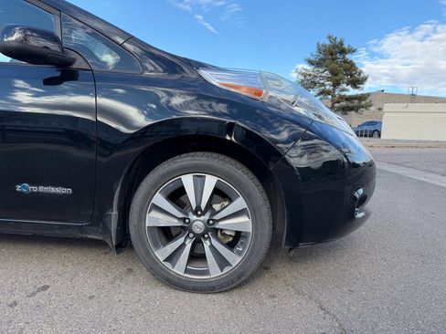 Used 2015 Nissan Leaf SL image 4