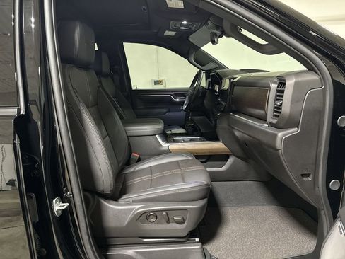 Used 2025 Chevrolet Silverado 1500 High Country w/ Midnight Edition image 23