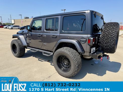 Used 2021 Jeep Wrangler Unlimited Sahara w/ Dual Top Group AWD/4WD image 6