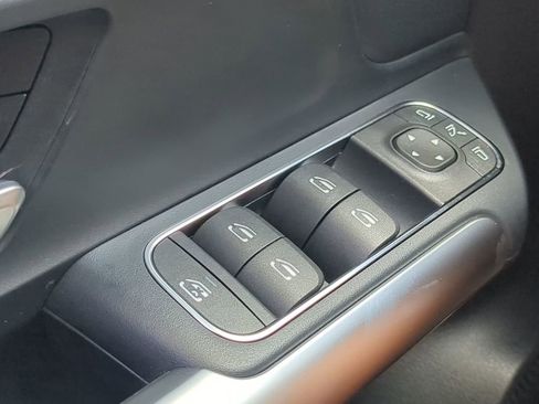 New 2025 Mercedes-Benz GLA 250 image 11