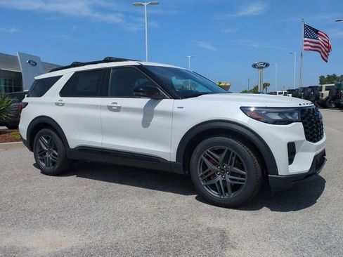 New 2026 Ford Explorer ST-Line RWD image 2