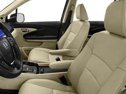 Used 2016 Honda Pilot Touring image 8
