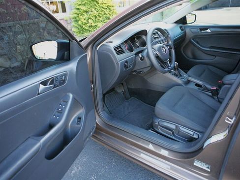 Used 2016 Volkswagen Jetta S image 7