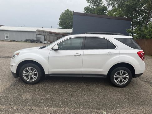 Used 2016 Chevrolet Equinox LT w/ Convenience Package FWD image 2
