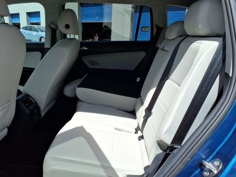 Used 2018 Volkswagen Tiguan SE AWD/4WD image 11