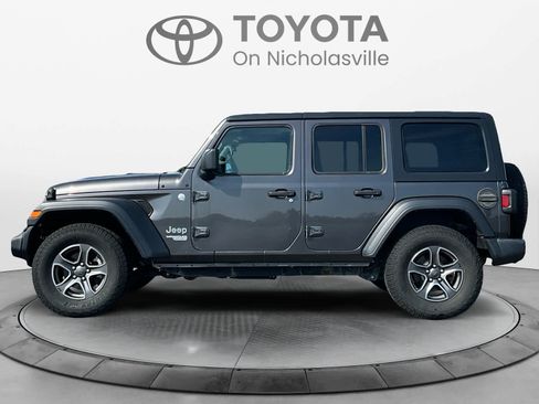 Used 2018 Jeep Wrangler Unlimited Sport S AWD/4WD image 2