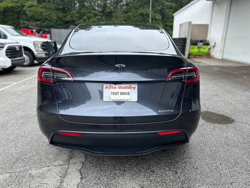 Used 2024 Tesla Model Y Long Range RWD image 6