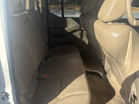 Used 2015 Nissan Frontier SL RWD image 39