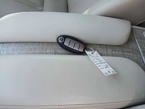 Used 2019 Nissan Murano SV w/ Premium Package FWD image 12