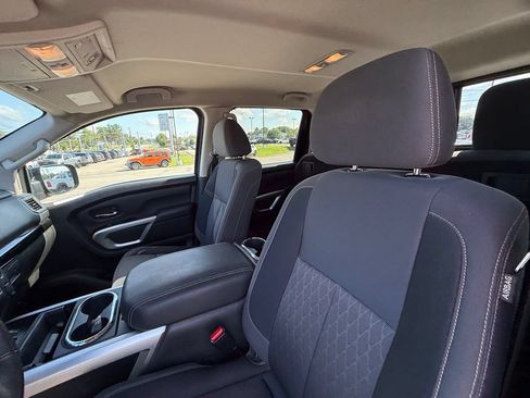 Used 2023 Nissan Titan SV w/ SV Convenience Package AWD/4WD image 14