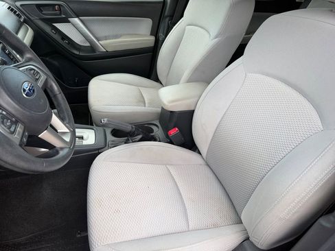 Used 2018 Subaru Forester 2.5i Premium w/ Popular Package #2A AWD/4WD image 10
