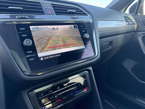 Used 2022 Volkswagen Tiguan SE R-Line image 24