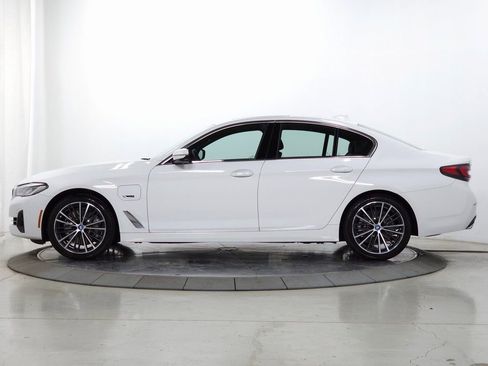 Used 2023 BMW 530e xDrive w/ Premium Package image 6