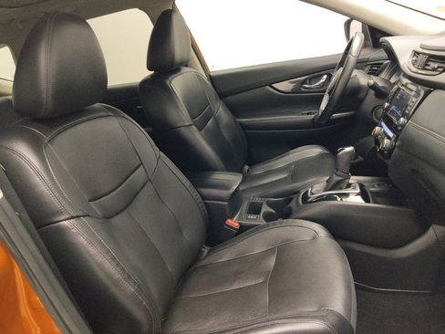 Used 2019 Nissan Rogue SL w/ Premium Package image 21