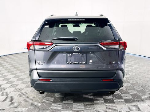 Used 2024 Toyota RAV4 XLE w/ Convenience Package FWD image 4