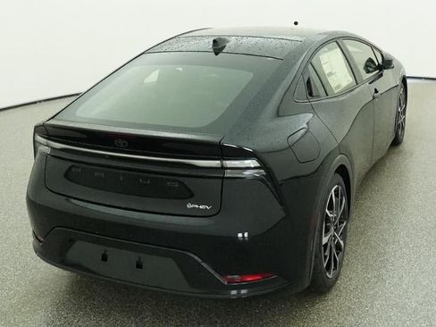 New 2026 Toyota Prius Plug-In Hybrid FWD image 8