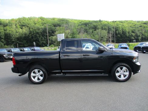 Used 2018 RAM 1500 Express w/ Black Ram 1500 Express Group AWD/4WD image 4