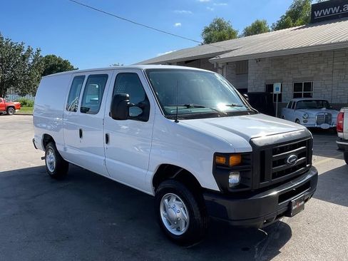 Used 2014 Ford E-150 and Econoline 150 RWD image 2