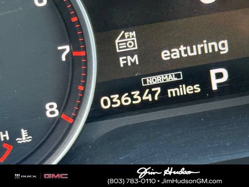 Used 2025 Mitsubishi Outlander SE FWD image 3