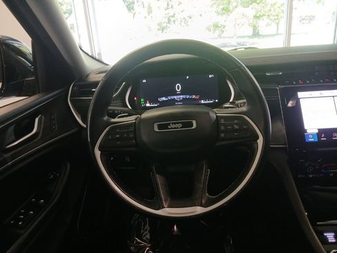 Used 2021 Jeep Grand Cherokee L Limited AWD/4WD image 18