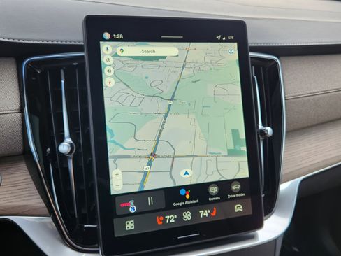 New 2026 Volvo XC90 B5 Plus w/ Protection Package image 10