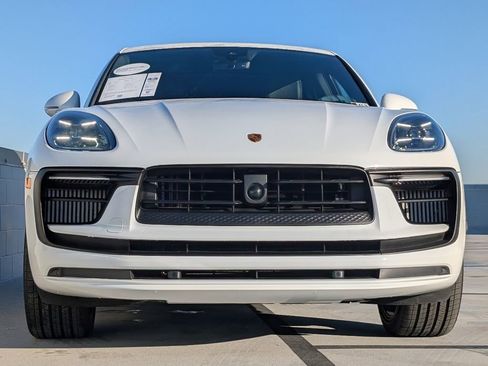 Certified 2023 Porsche Macan S image 8