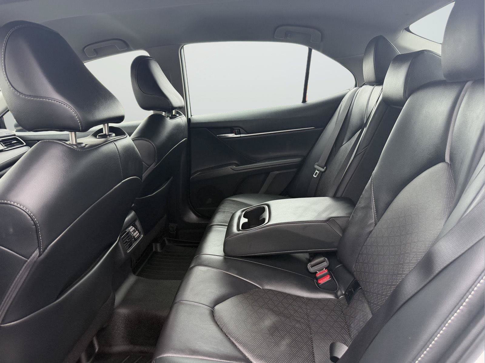 Used 2023 Toyota Camry XSE FWD image 13