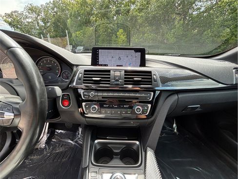 Used 2020 BMW M4 Convertible w/ Competition Package RWD image 11