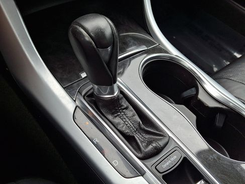 Used 2019 Acura TLX w/ Technology Package FWD image 15