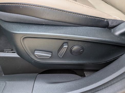 Used 2022 Ford Escape SEL image 8