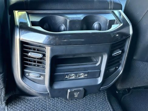 Used 2019 RAM 2500 Laramie w/ Black Appearance Package AWD/4WD image 11