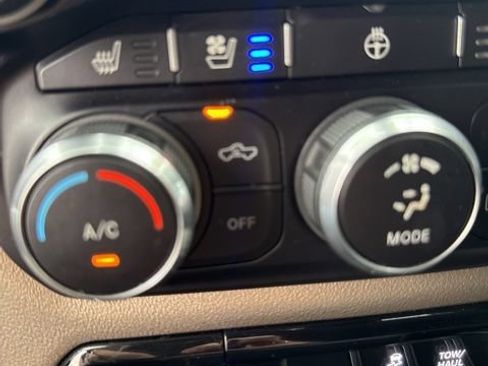 Used 2019 RAM 1500 Laramie AWD/4WD image 28