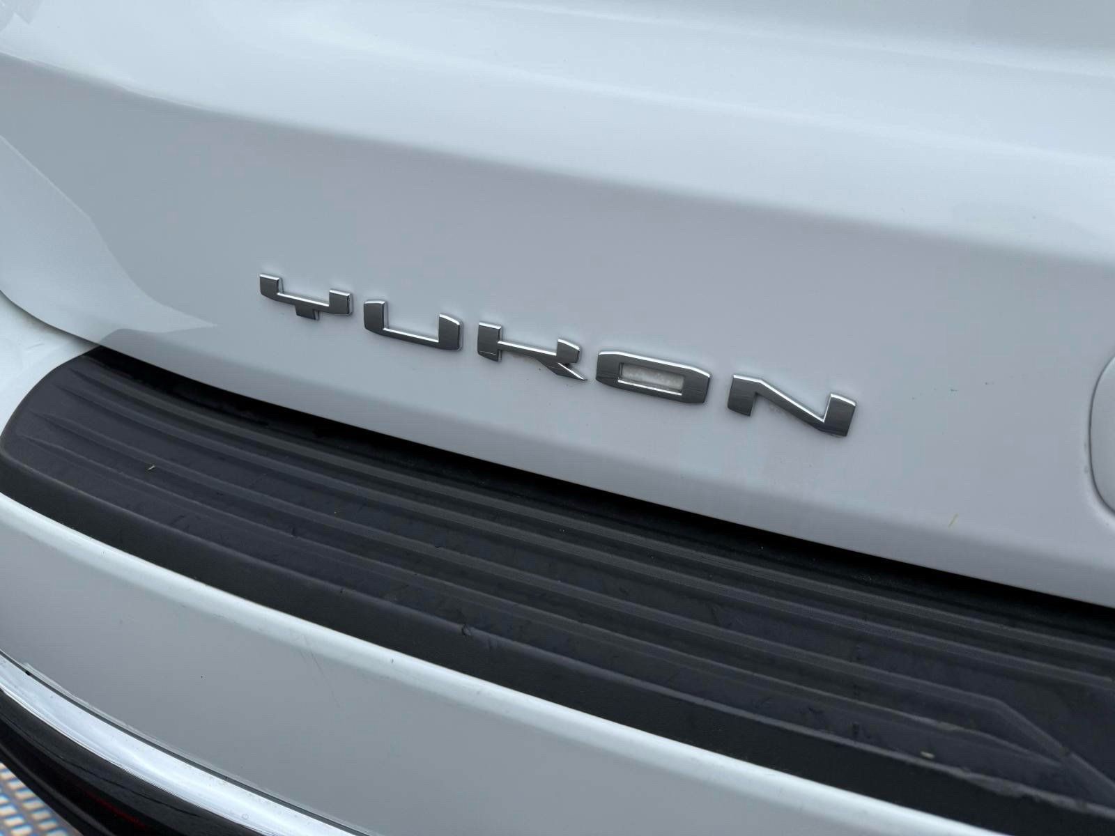 Used 2021 GMC Yukon XL SLT AWD/4WD image 6
