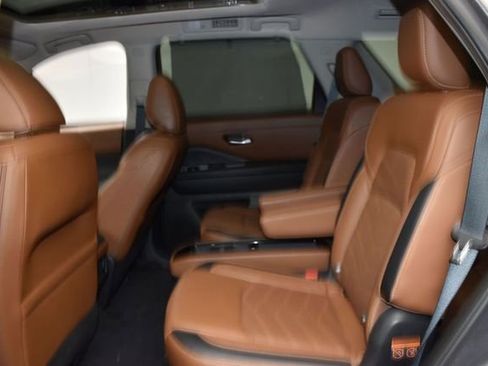 Used 2023 Nissan Pathfinder Platinum AWD/4WD image 10