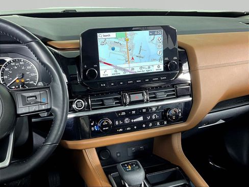 Certified 2022 Nissan Pathfinder Platinum AWD/4WD image 9