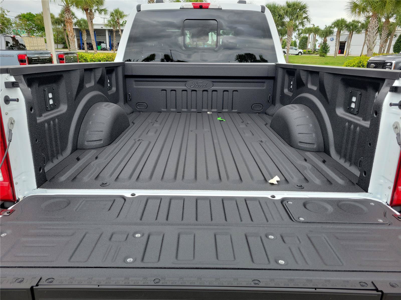 New 2026 Ford F250 Lariat w/ Black Appearance Package AWD/4WD image 9
