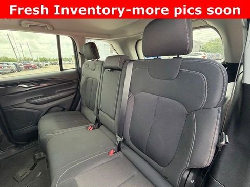 Used 2023 Jeep Grand Cherokee Laredo w/ Luxury Tech Group I image 9