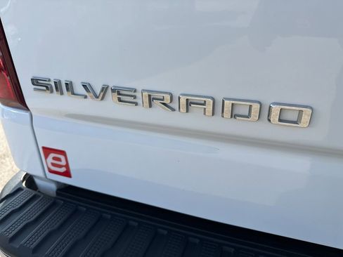 Used 2022 Chevrolet Silverado 1500 LT w/ Z71 Off-Road Package image 36