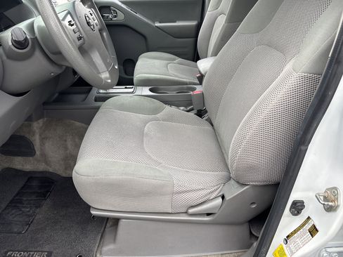 Used 2017 Nissan Frontier SV AWD/4WD image 17