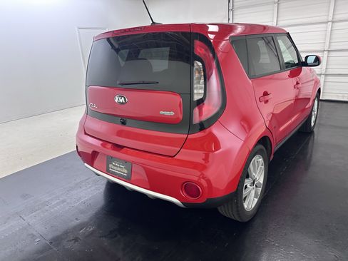 Used 2018 Kia Soul + image 14