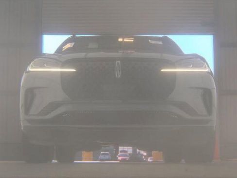 Used 2025 Lincoln Aviator Reserve w/ Equipment Group 201A AWD/4WD image 4