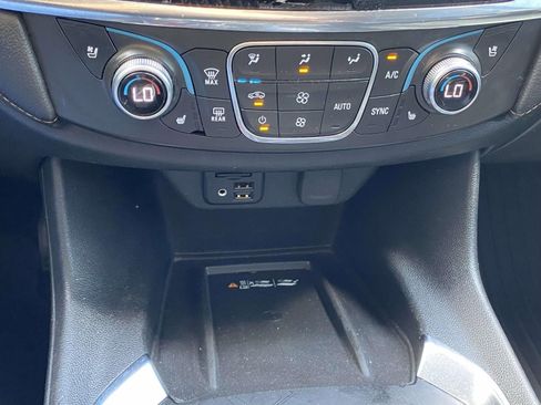 Used 2020 Chevrolet Traverse Premier w/ Redline Edition FWD image 31