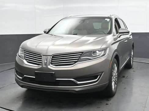 Used 2017 Lincoln MKX Reserve w/ Driver Assistance Package AWD/4WD image 5