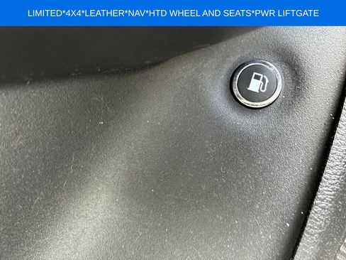 Used 2018 Jeep Cherokee Limited AWD/4WD image 13
