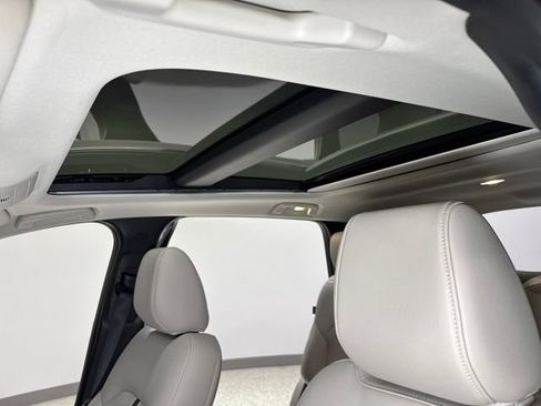 Used 2024 MAZDA CX-90 Plug-In Hybrid w/ Premium Pkg AWD/4WD image 3