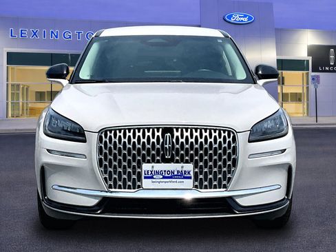 Used 2023 Lincoln Corsair FWD image 2